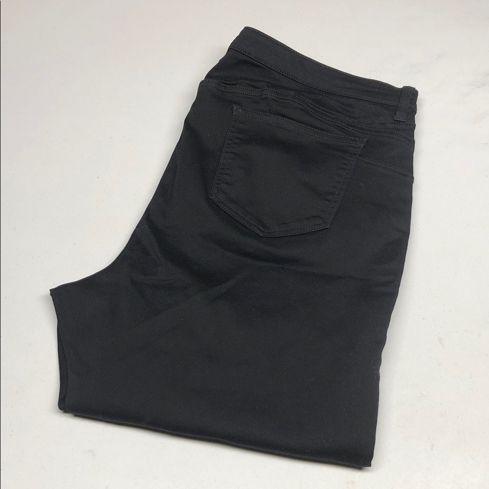 LIKE NEW R JEANS THE SCUPLTING STRAIGHT JEANS SZ20 L30 ⭐️